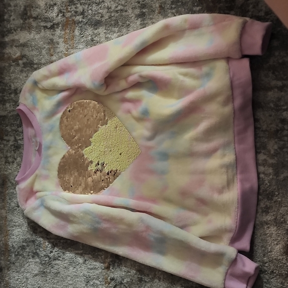 Sweater pink and yellow sequin changes - Picture 7 of 8